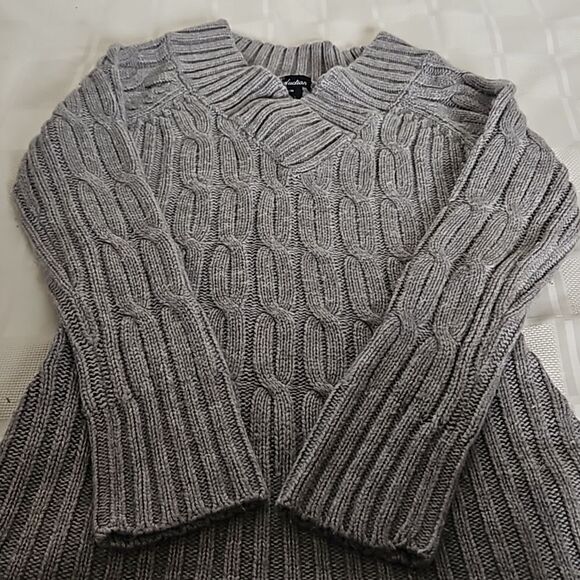Seductions Knitted Long Sleeves Sweater Medium Gray - Picture 13 of 16